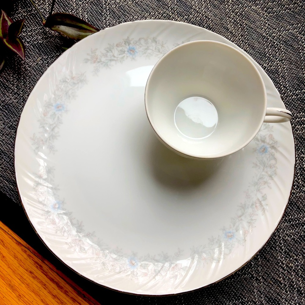 Set of 3 - Yamaka Japan Soft Floral Snack Plates and Cups - Luncheon Set